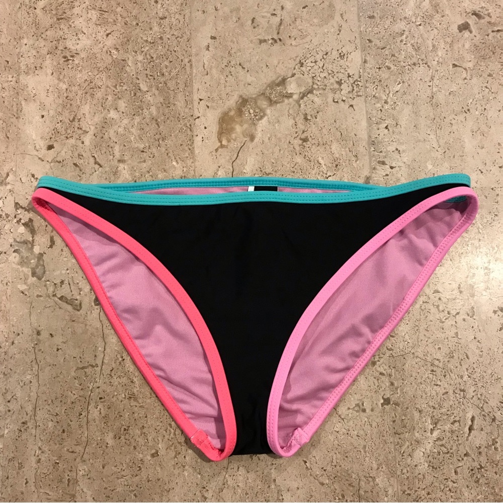 Route 101 Sport Black and Multicolor Swimsuit Bottoms Size Small